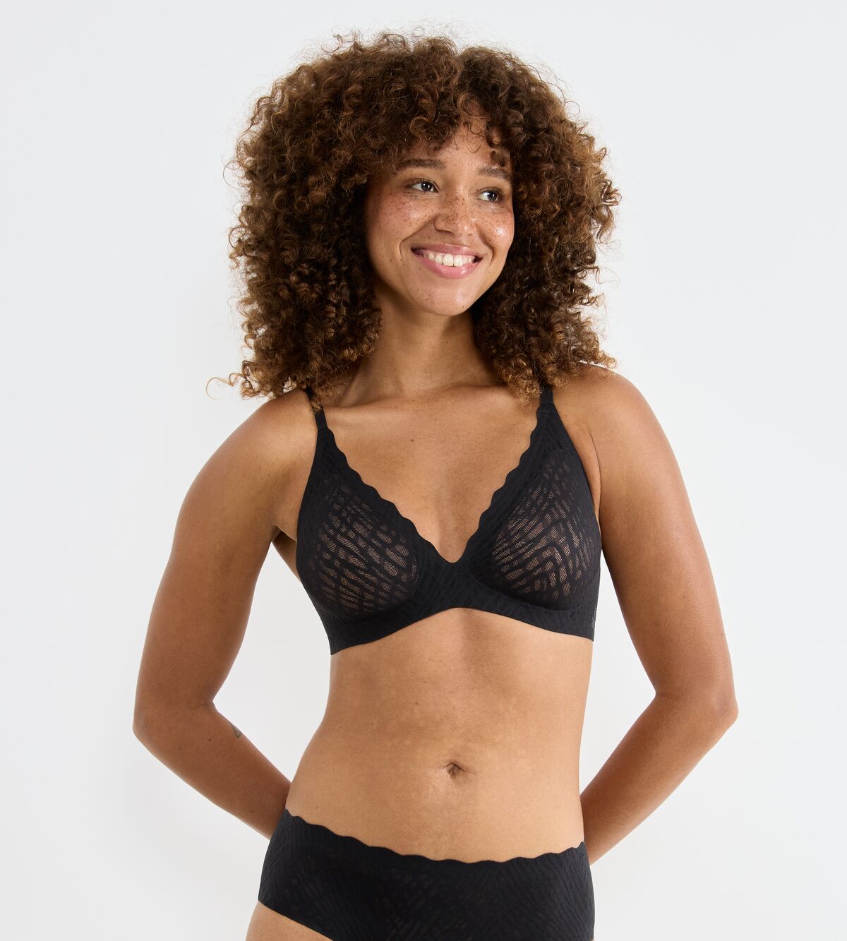 Sloggi ZERO Feel Bliss THE UP Μαύρο Σουτιέν με Αποσπώμενη Ενίσχυση - Image 2